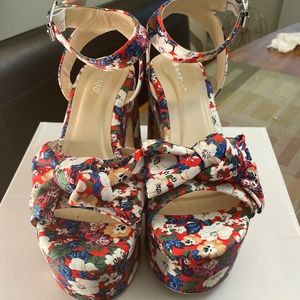Platform Flower Block Heel Sandals